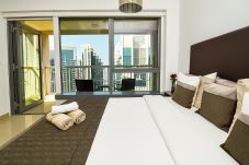 Apartment in Dubai - Skyline 43 - Penthouse Burj Khalifa View and Pool