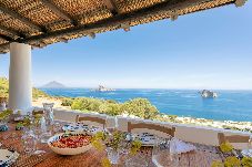 Villa in Panarea - Luxury Villa Casa Casiopeia 